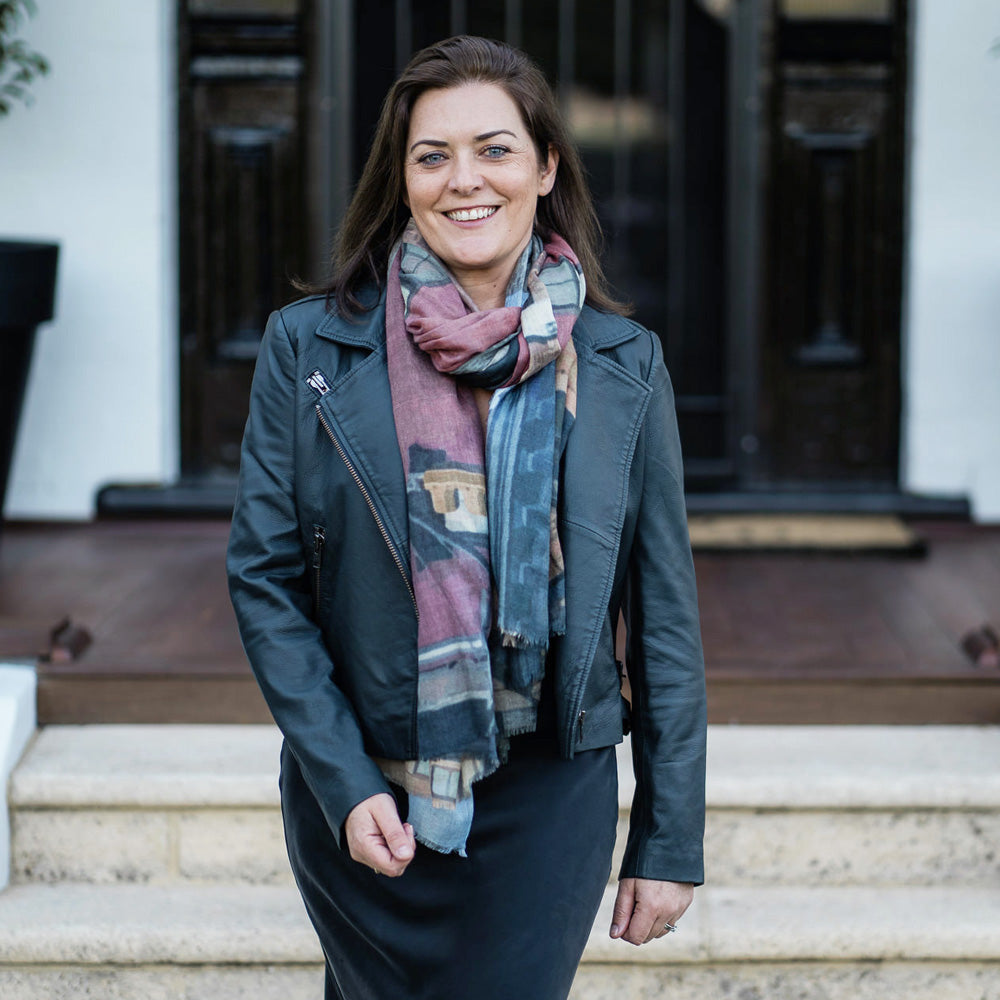 Behind the Bag : Lizzie Marinko, creator of beautiful scarves; Urban Fable